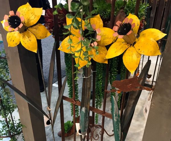 Metal Yellow Lily stake